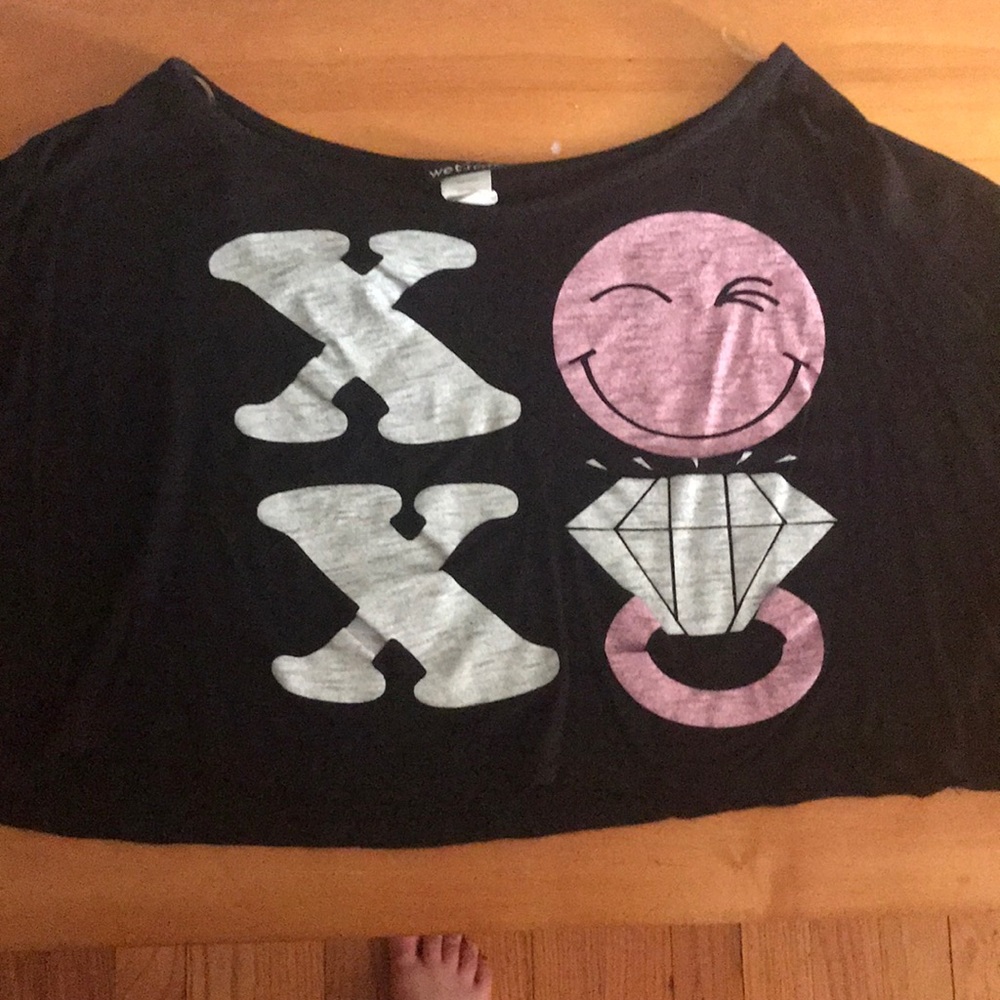 Off the shoulder graphic crop top